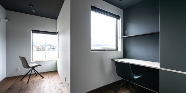 【福岡　注文住宅｜和室でほっこりホテルライクお家で癒しのカフェ気分】 ～小川をながめながら自宅カフェでくつろぎのひと時を～ ⁡ 寝室