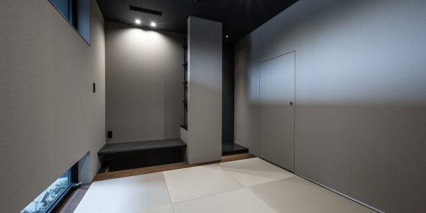 【福岡　注文住宅｜和室でほっこりホテルライクお家で癒しのカフェ気分】 ～小川をながめながら自宅カフェでくつろぎのひと時を～ ⁡ 和室