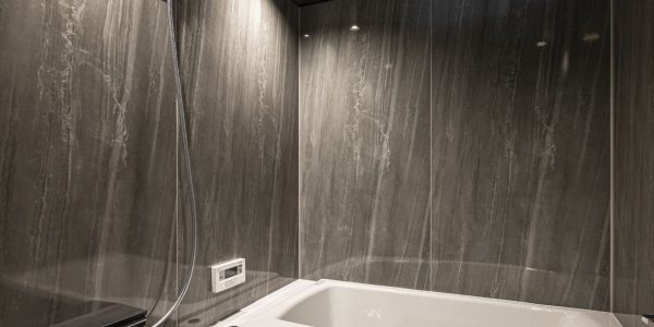 【福岡　注文住宅｜都市型リゾートに暮らす家】～セカンドリビングのあるガレージハウス～ 浴室